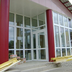 Входные двери и витражи. г. Козельск